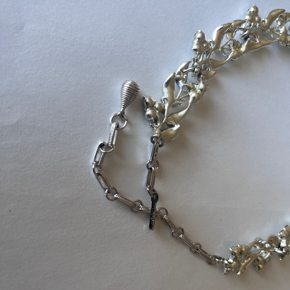 Vintage Coro Silver Tone Leaf Choker Necklace with Pale Blue Rhinestones - Picture 10 of 10